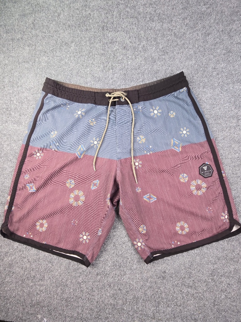 Vissla Creators 20" Boardshorts Mens 36 Retro Geometric Floral Hybrid Swim